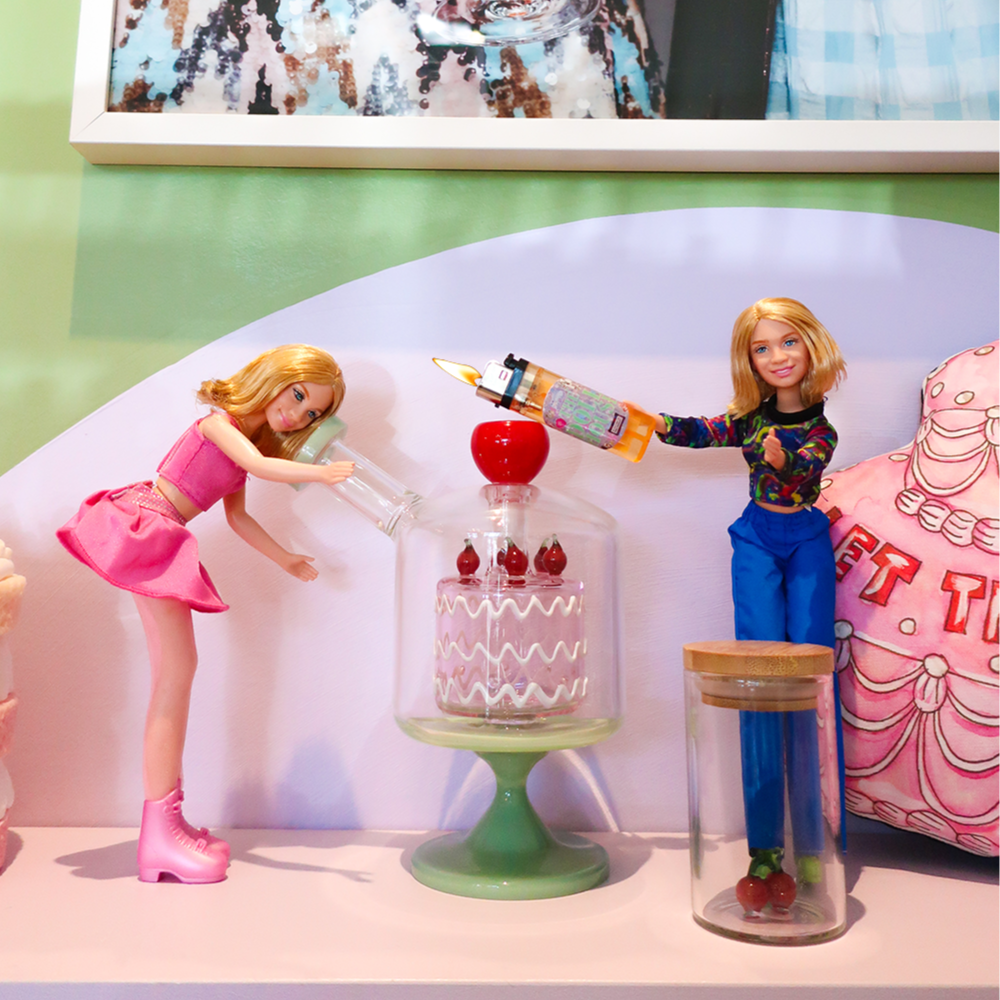 420 — SHOP — THE DOLL HOUSE